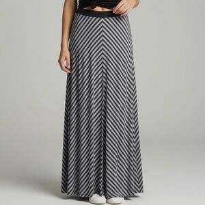 ⭐️Final Price⭐️Max Studio Women’s Chevron Striped Maxi Skirt